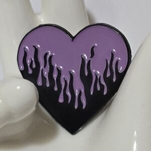 💜 Black Flame Violet Heart Pin